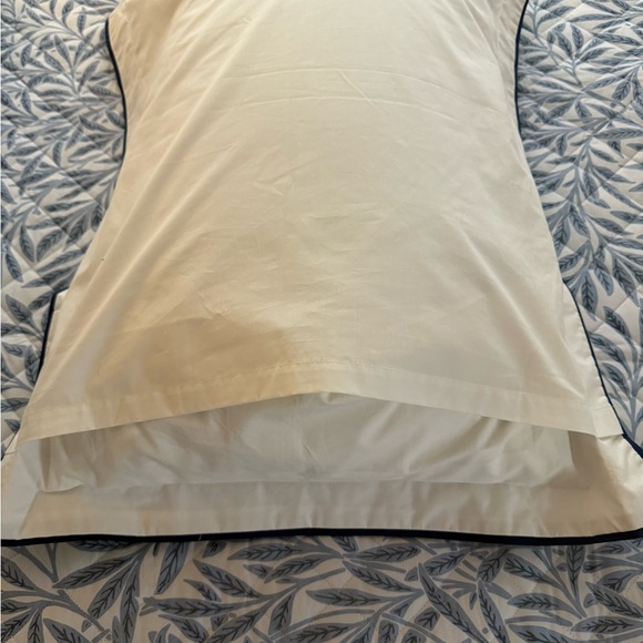 SOLD-SOLD.   Pottery Barn 2 White Shams❗️ - Picture 4 of 4